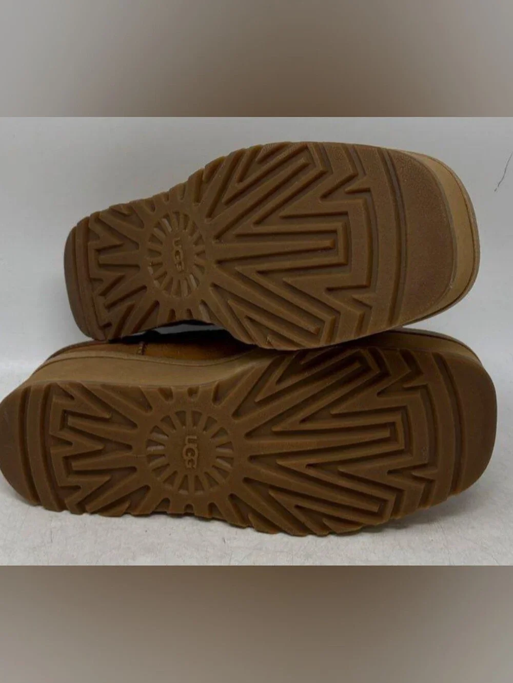 UGG elevate your